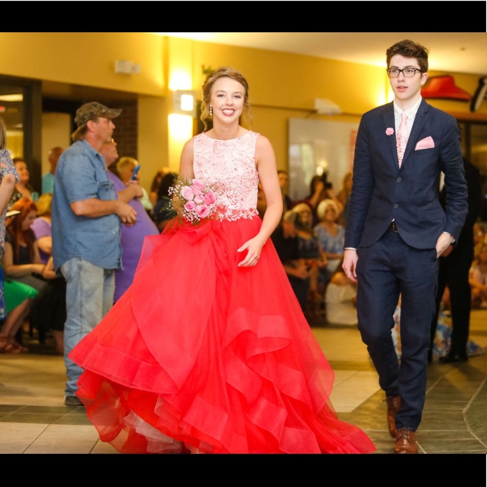 Prom dress - Picture 2 of 3